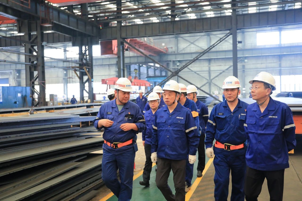 เรือขนส่งตู้คอนเทนเนอร์ขนาดใหญ่พิเศษที่ขับเคลื่อนด้วยเชื้อเพลิงคู่ LNG ลำแรกของโลก (23,000 TEU)